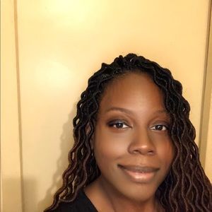 Meet your Posher, Monique s